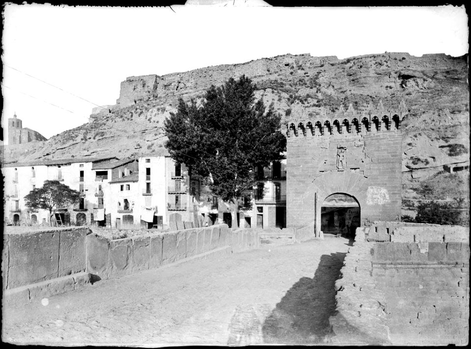 Porta d'entrada a la vila de Balaguer