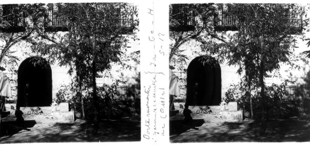 Porta d'entrada al claustre de Sant Jeroni de la Murtra