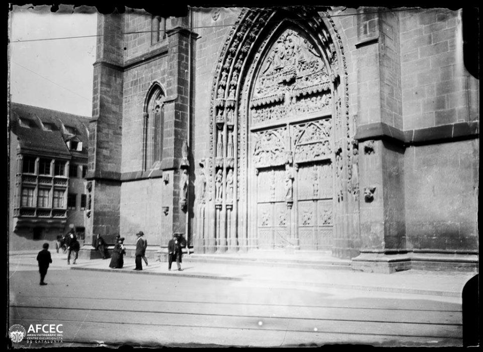 Porta d'entrada de l'església de Sant Llorenç de Nuremberg