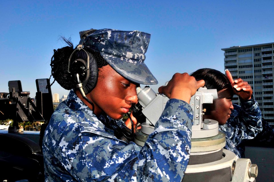 Port Everglades Fleet Week2014 140505-N-YO707-070