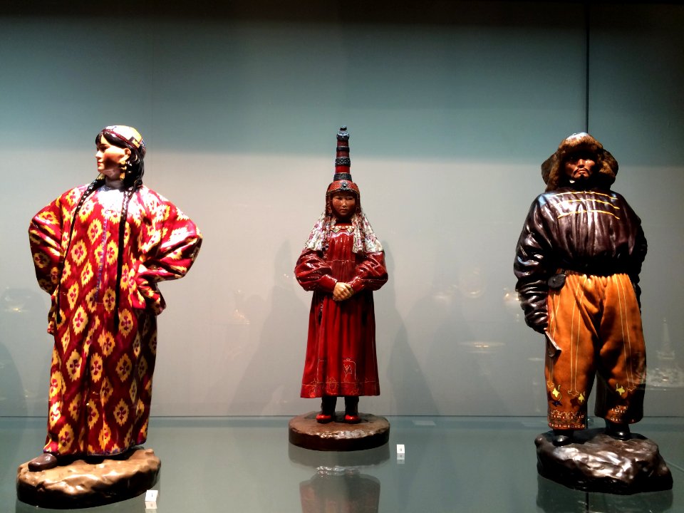 Porcelain sculptures Peoples of Russia 04