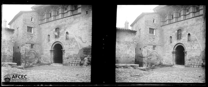 Porta de l'Església de Sant Pere de Fraga