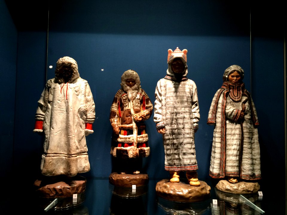 Porcelain sculptures Peoples of Russia 05