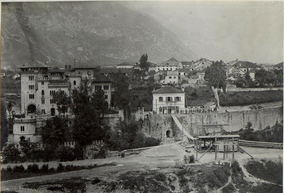 Ponte nelli Alpi. (BildID 15673395)