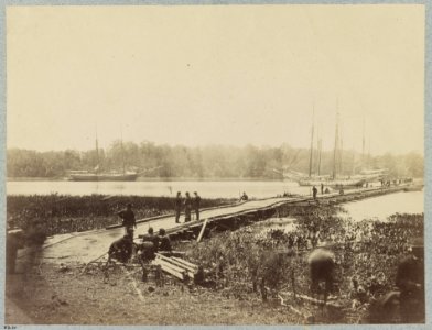 Pontoon bridge across James River at Powhatan Point on which Army of Potomac crossed, June, 1864 LCCN2012649819