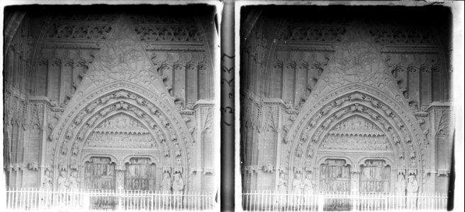 Porta lateral de la catedral de Palma de Mallorca