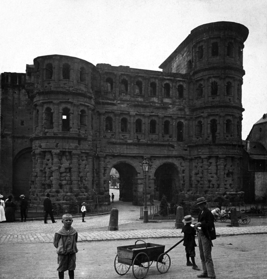 Porta Nigra in Trier, Germany, in 1902 (stereo.1s25588)