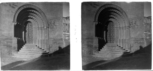Porta principal de l'església de Sant Martí