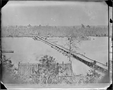 Pontoon bridge at Broadway landing, Appomattox River, 1864-65. - NARA - 524808