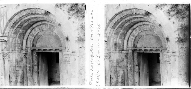 Porta de l'hospital de Besalú