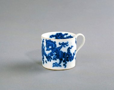 Porslin. Kopp. Vit med blå dekor - Hallwylska museet - 89084