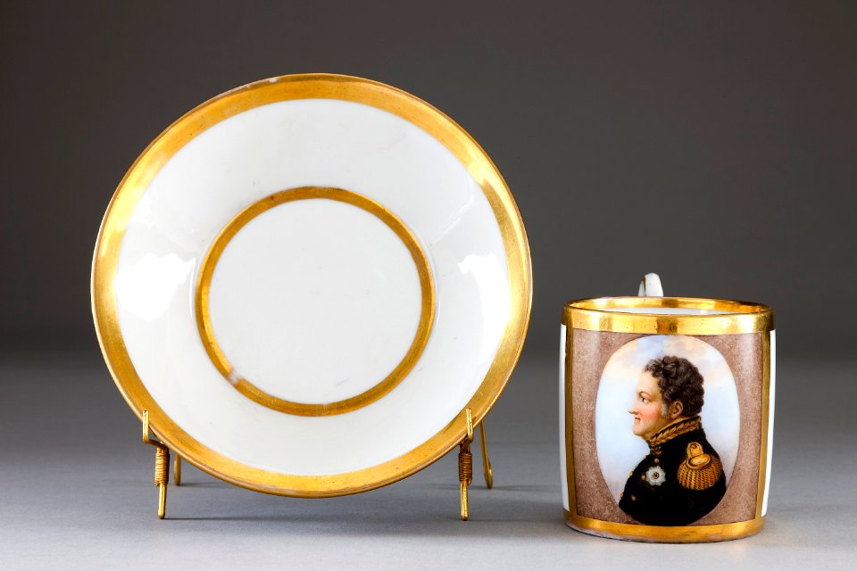 Porslinskopp och fat med Carl August af Sachsen- Weimar-Eisenach (1757-1828) - Hallwylska museet - 93858