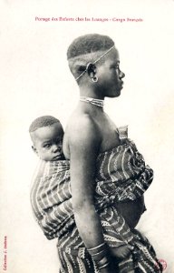 Portage des enfants chez les Loangos (Congo Français)