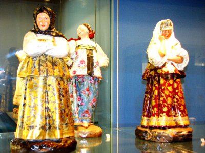 Porcelain sculptures Peoples of Russia 02