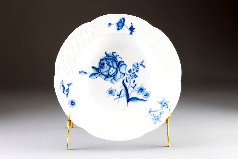 Porslinstallrik från 1750-talet - Hallwylska museet - 93848