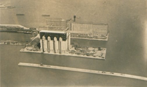 Port Colborne Ontario from the Air (HS85-10-37517)