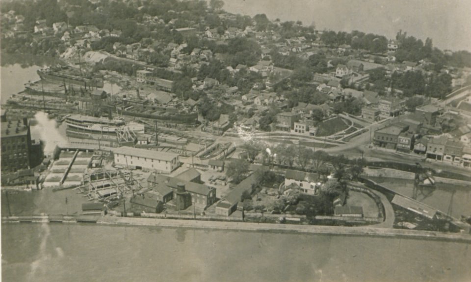 Port Dalhousie Ontario from an Aeroplane (HS85-10-37694)