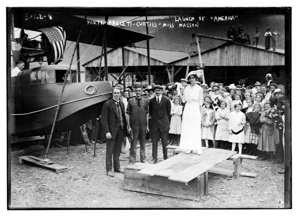 Porte - Hallett - Curtiss - Miss Masson - at launch of America LCCN2014696382