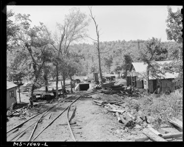 Portal of the mine. Keener Mining Company, Keener ^3 Mine, Bokoshe, Le Flore County, Oklahoma. - NARA - 540663
