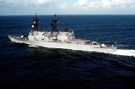 Port quarter view of USS Cushing (DD-985) underway near San Diego c1990 DN-ST-90-06669