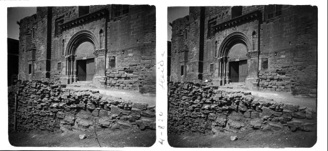 Portalada de l ' anunciata de la catedral vella de Lleida