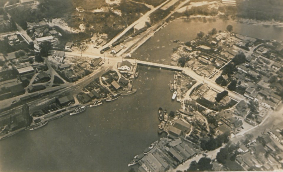 Port Stanley Ontario from the Air (HS85-10-37542)