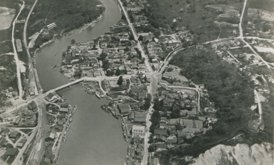 Port Stanley Ontario from the Air (HS85-10-37546)