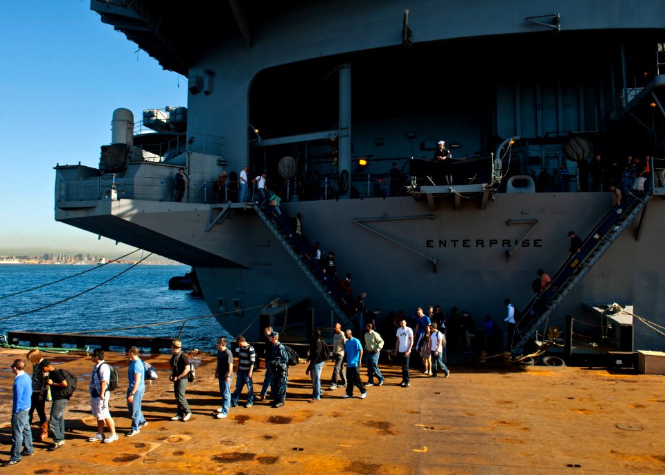 Port visit 121019-N-FI736-001