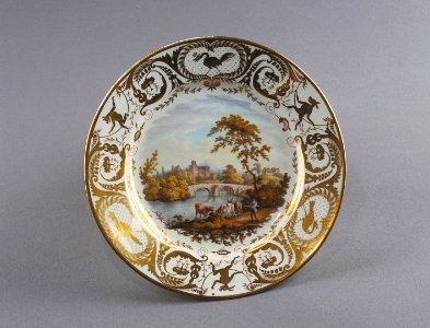 Porslin. Tallrik. Gulddekor - Hallwylska museet - 89098