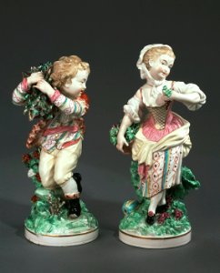 Porslin. Två figuriner - Hallwylska museet - 89305 photo