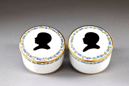 Porslinsaskar med silhuetter, gjorda cirka 1790-1805 - Hallwylska museet - 93866