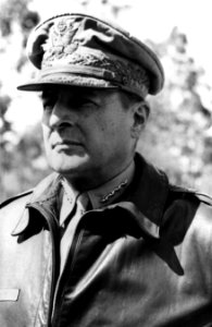 Portrait - US Army (USA) General (GEN) Douglas MacArthur