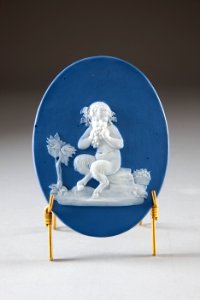 Porslinsplakett med faun, gjord på 1700-talets slut - Hallwylska museet - 93874