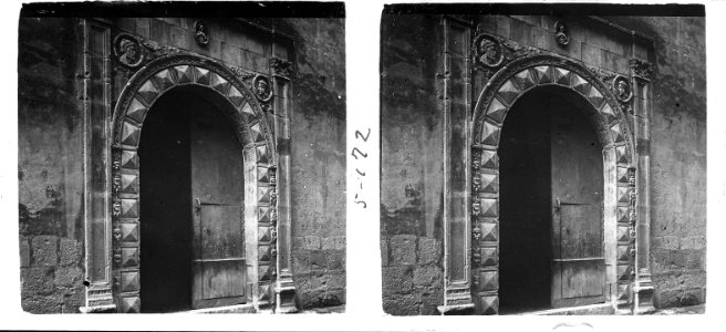Porta del seminari de Tortosa