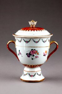Porslinsurna gjord i Kina på 1700-talet - Hallwylska museet - 96123 photo