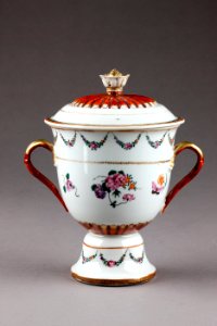 Porslinsurna gjord i Kina på 1700-talet - Hallwylska museet - 96123
