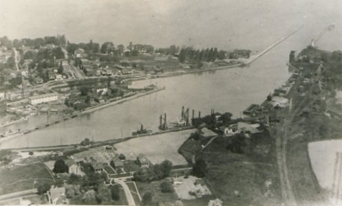 Port Dalhousie Ontario from an Aeroplane (HS85-10-37681)