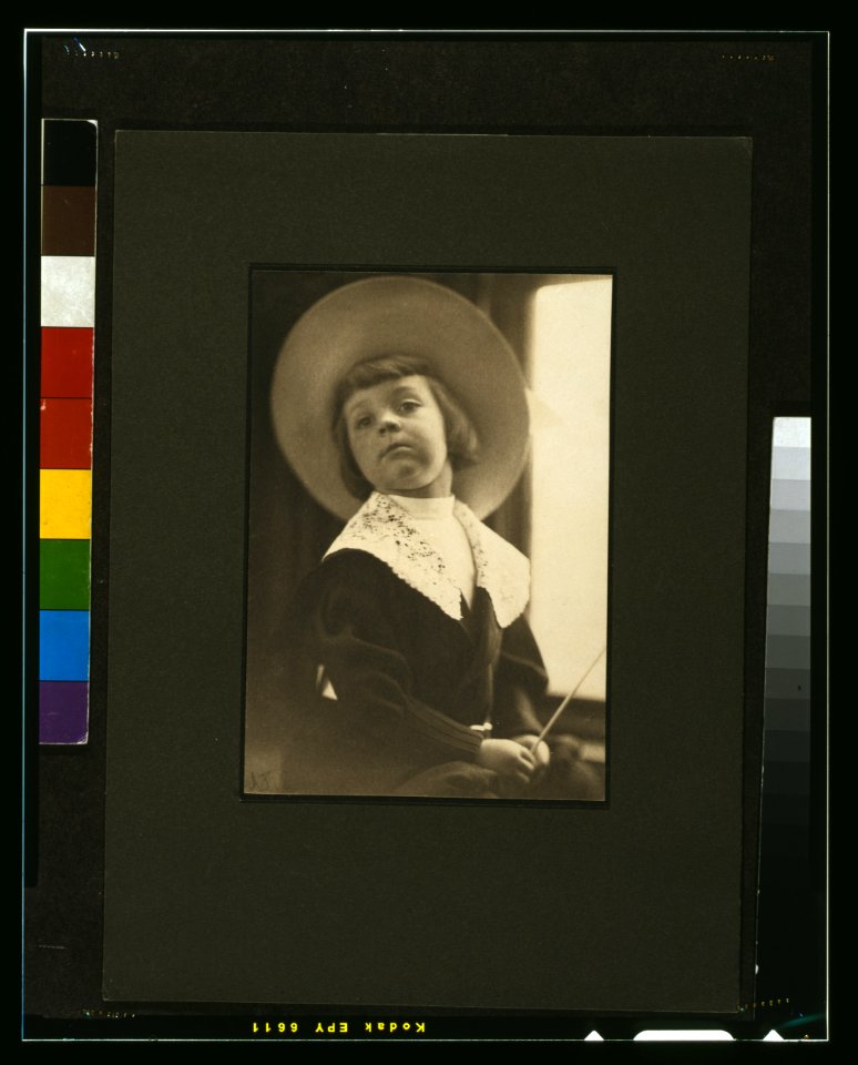 Portrait of a boy in a round hat) - A.P LCCN2004675066