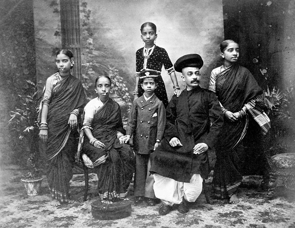 Portrait of a group of Brahmans of Parbu caste, by Lala Deen Dayal