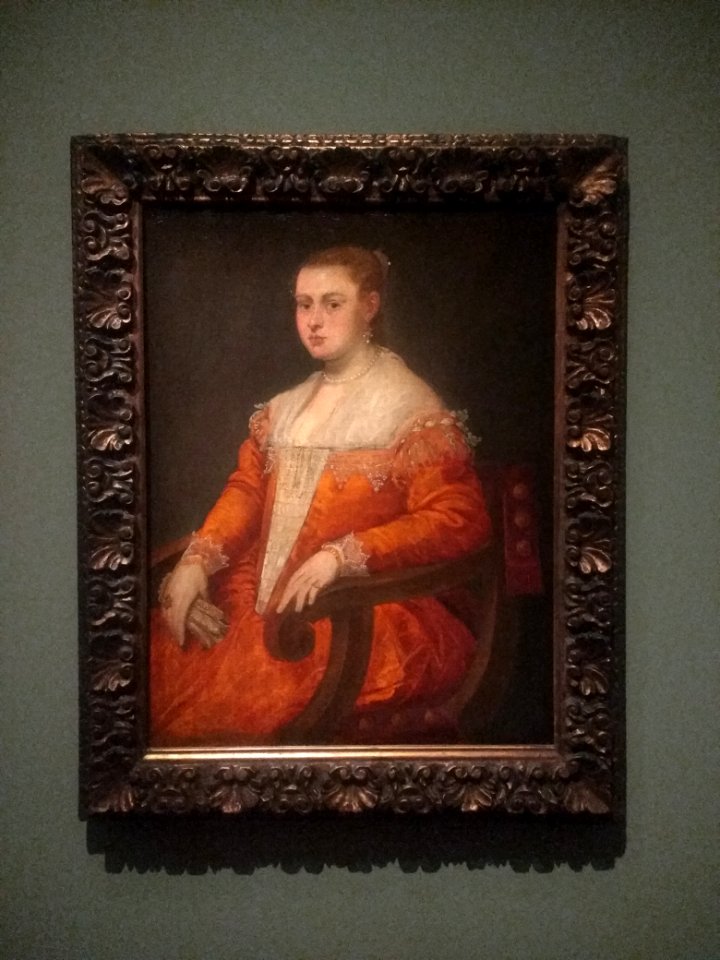Portrait d'une jeune femme dans un fauteuil-1