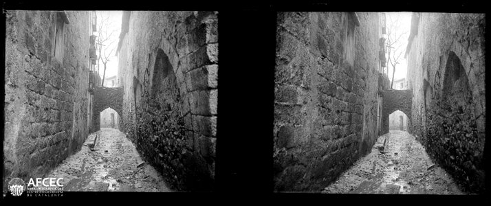 Portal de l'antic barri jueu de Montblanc photo