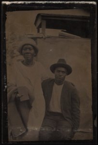 Portrait of a man and woman LCCN2015650126