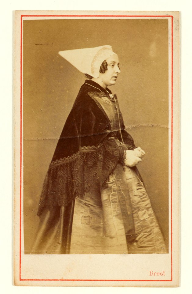 Portrait de femme en costume de Morlaix 0065 59 photo