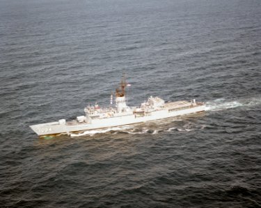 Port side view of USS Pharris (FF-1094) on her way to Fleet Week New York 1989 DN-SC-89-09249