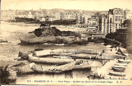 Port Vieux - Rocher du Basta et la grande plage