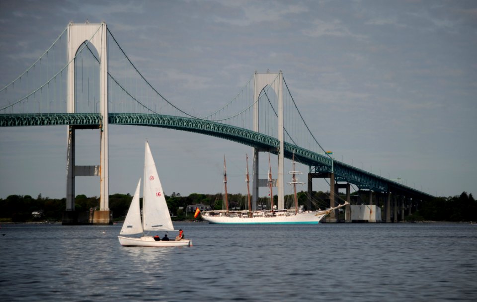 Port visit 130518-N-PX557-035