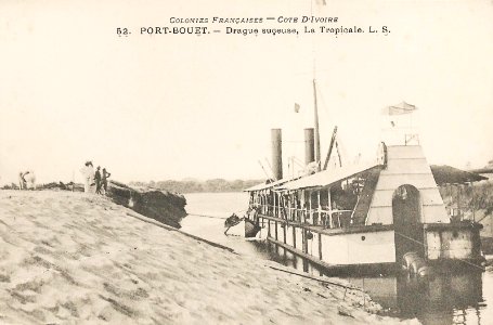 Port-Bouët-Drague suceuse. La Tropicale