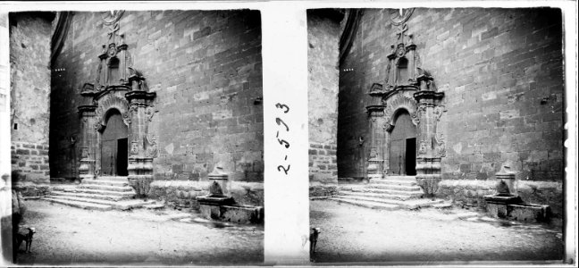 Portalada d ' una església de Granyena de les Garrigues