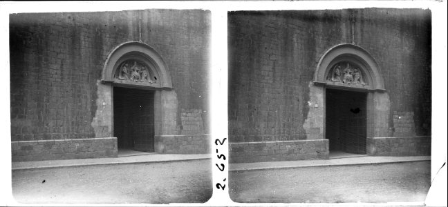 Portalada de l'església parroquial de Figueres