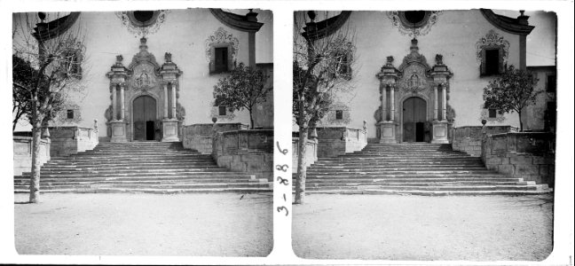 Portalada del santuari de la Gleva